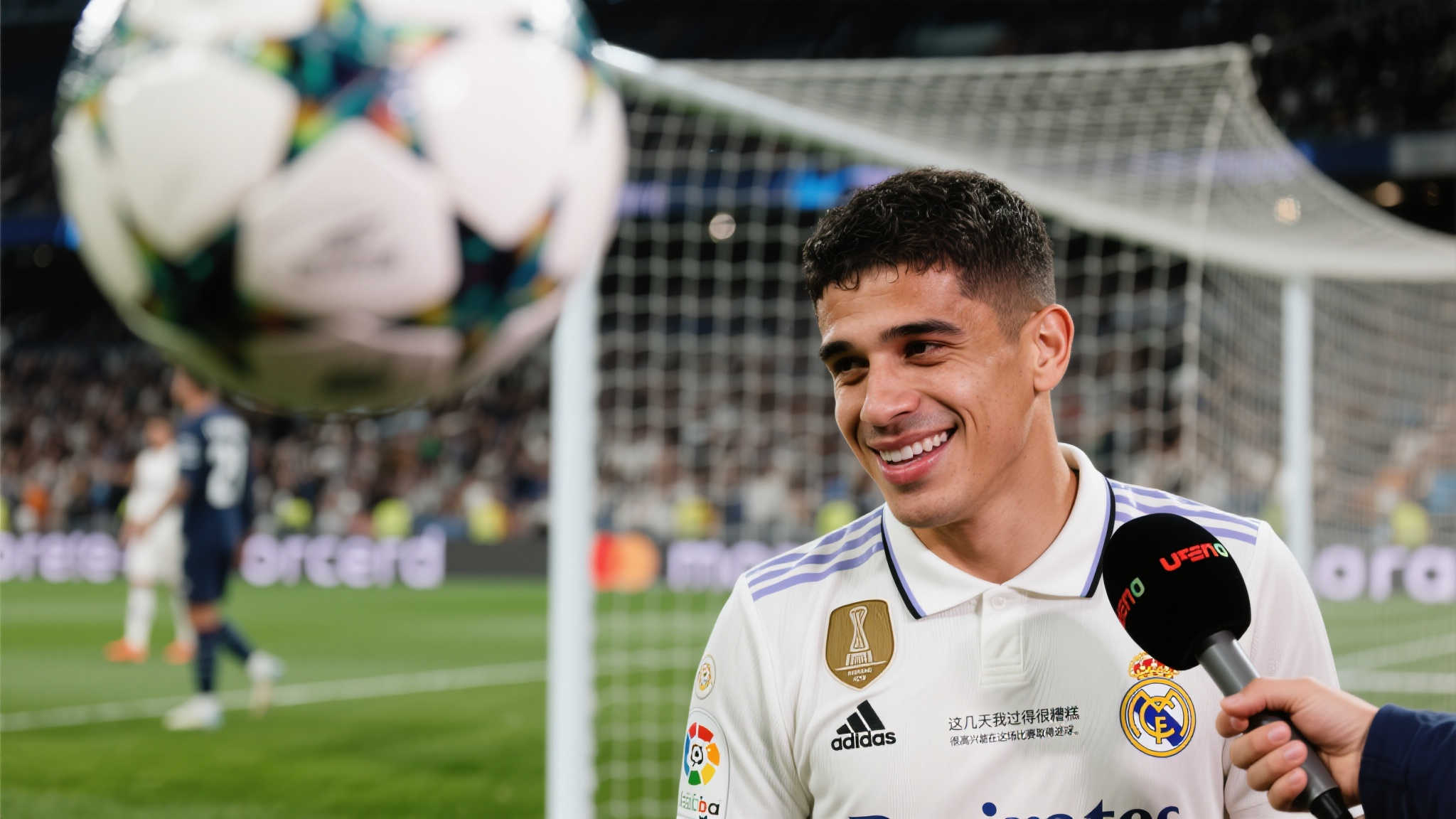 足球场上，胜负不仅关乎球队，也影响着每一位球员的精